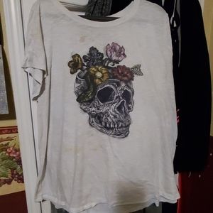 Torrid skull T shirt